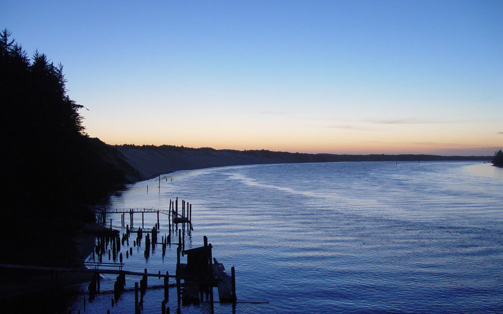 Krouch 表现稳健，成为团队领导者，作为团队领导者成熟阶段的领导行为特点是什么型